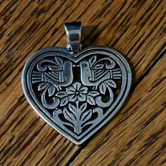 James Avery Jewelry - James Avery Retired Large(1”x1.4)Tulip Floral Heart Pendant